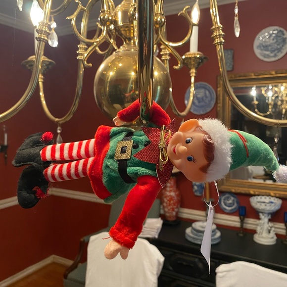 CHRISTMAS Shelf Elf. Pose-able “Shelf Elf” - Picture 5 of 7